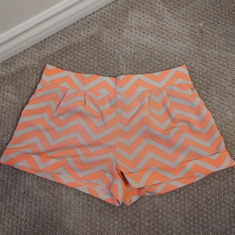 Shorts - Picture 3 of 3